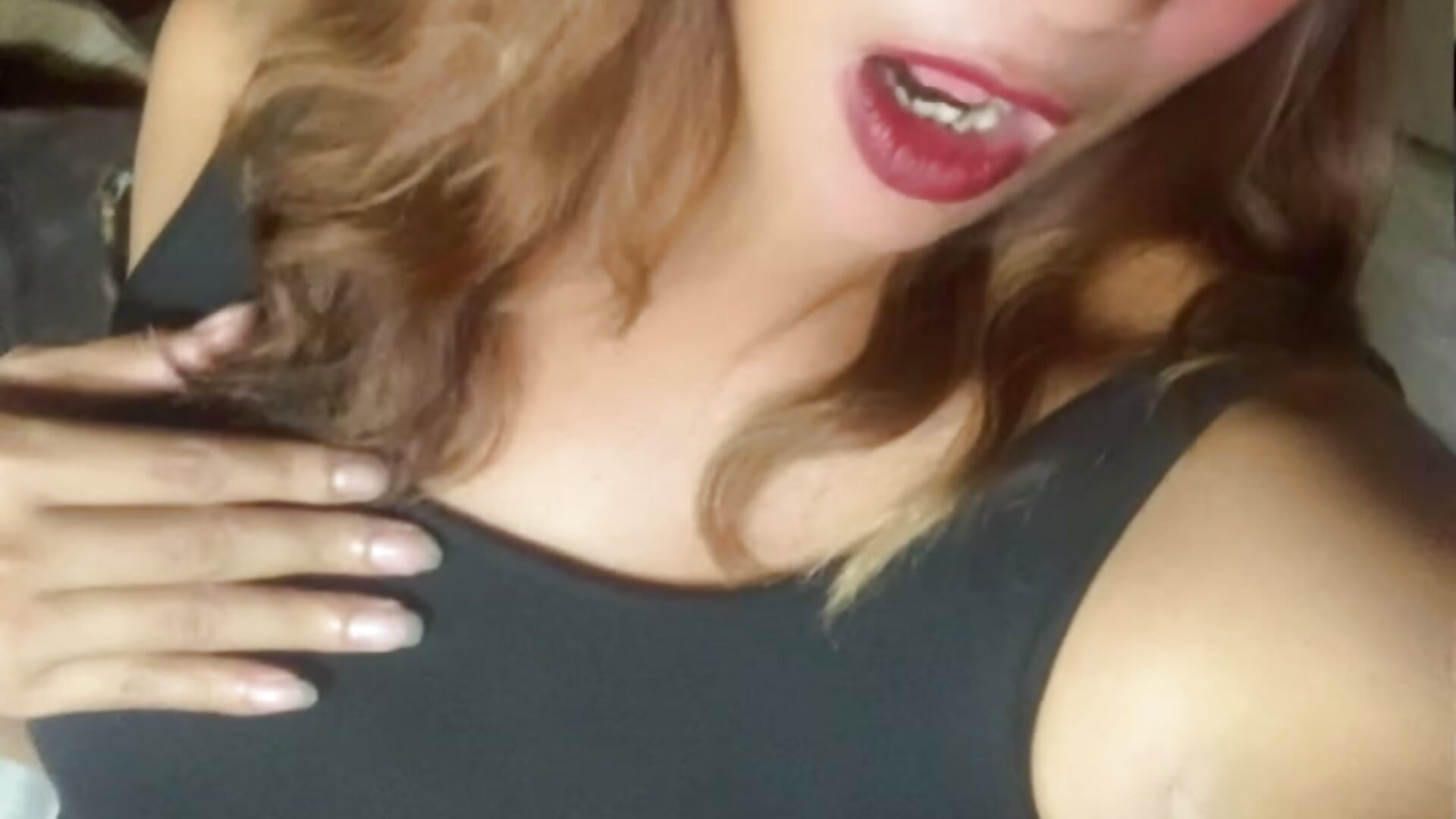 CB0F27D1-E4C1-49C4-8221-E8AF39107F23.mp4 – video modela na kameri karriemae69