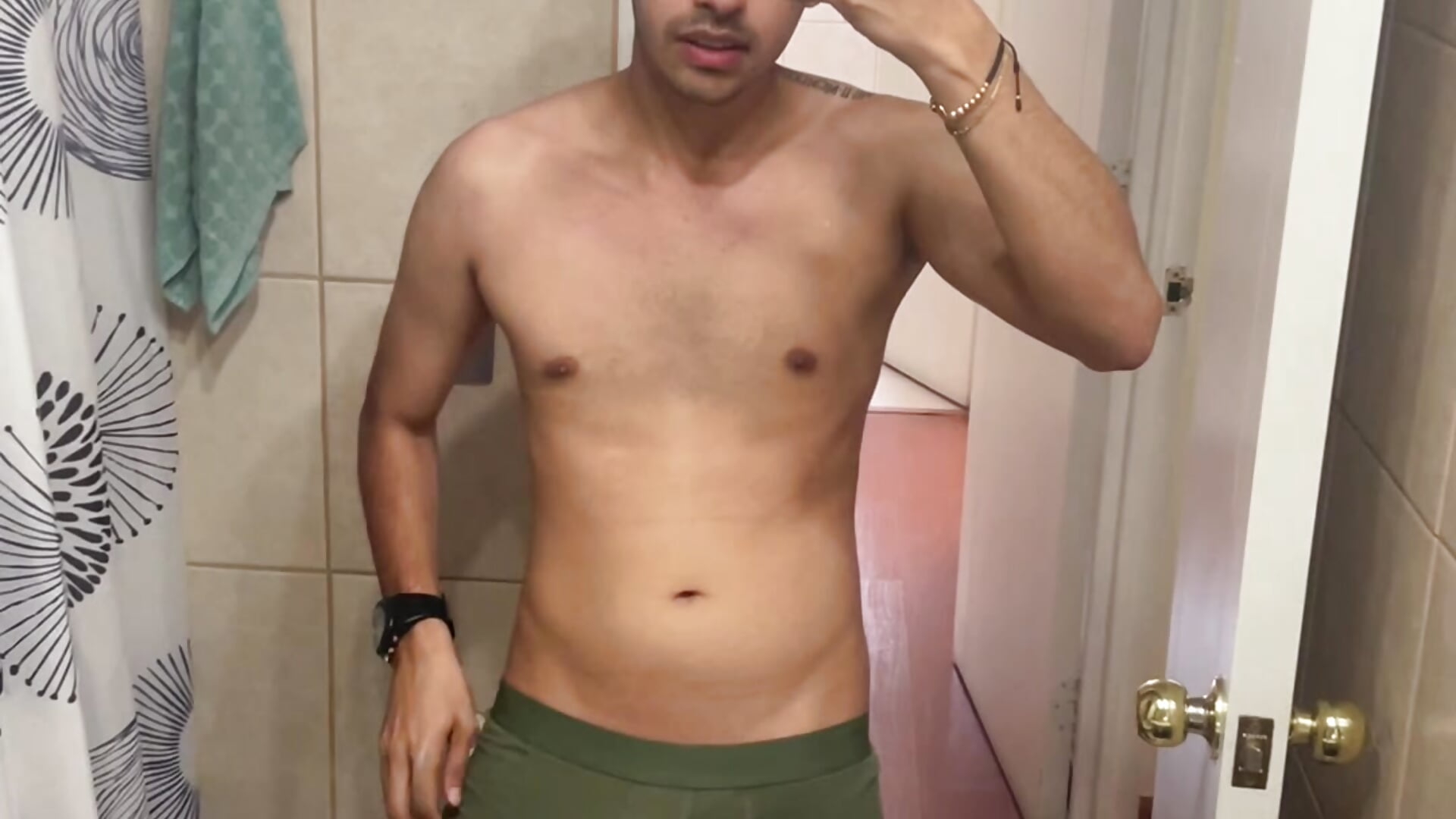 HotWhisper22 kamerás modell  946. kiemelt videója