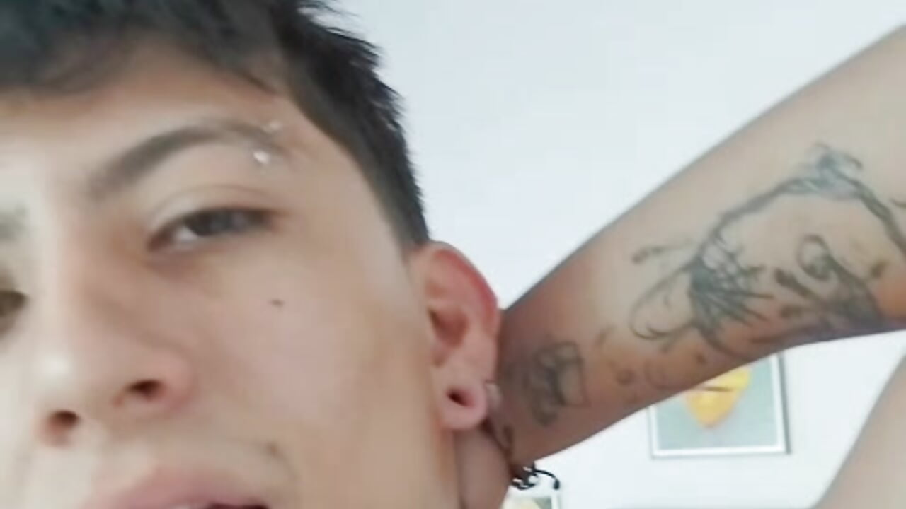 MY PIERCING - vidéo du modèle de showcams DaniiFoxx