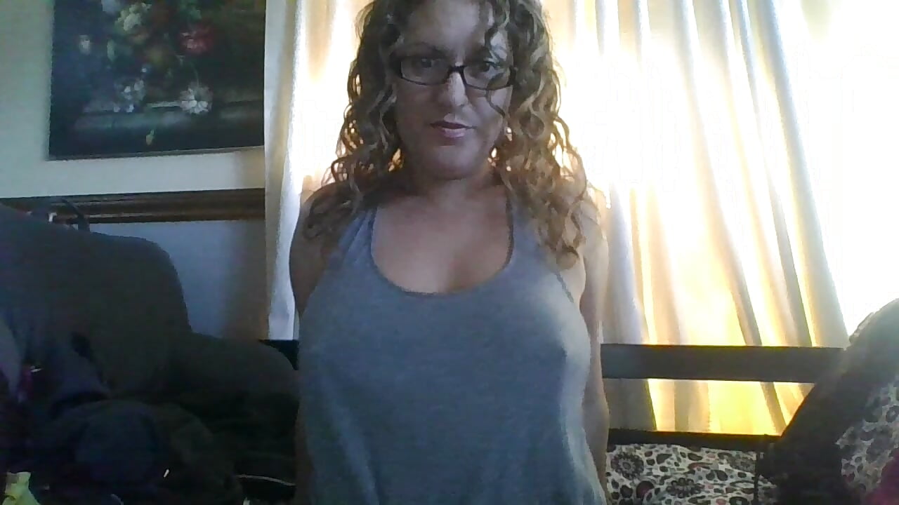 Boobs & tummy (Older, smaller boobs) ;) - video by PrurientKitty cam model