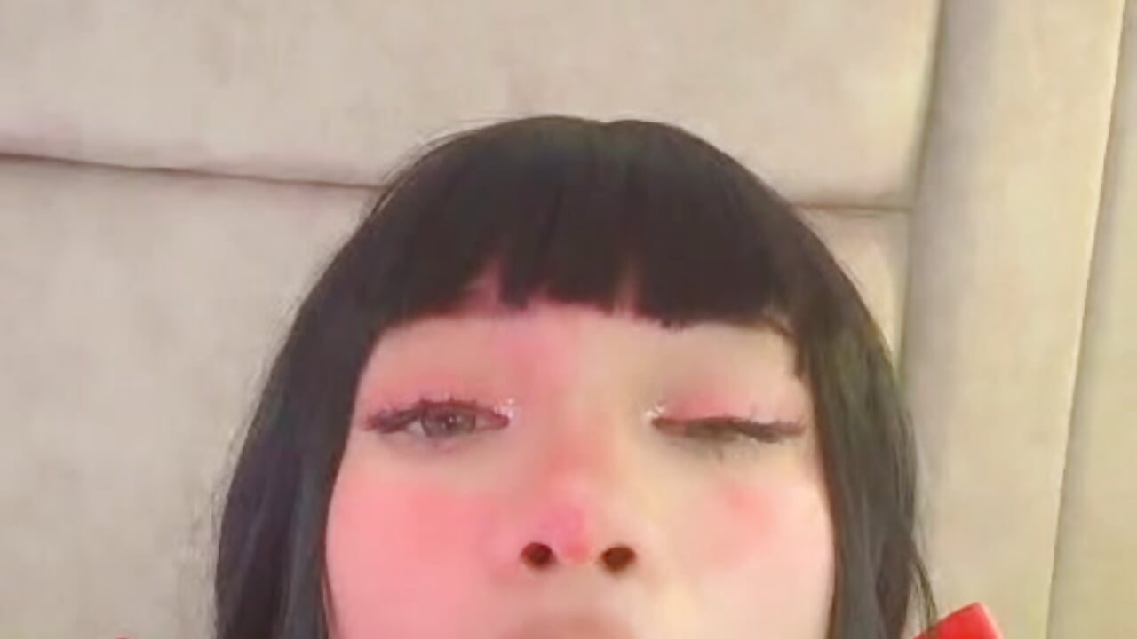 provocative little blowjob - video by Kloebaby_ cam model