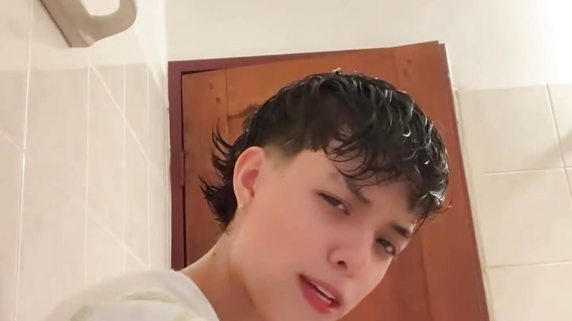 Aria 🔥 - video by ariloe_quintero cam model