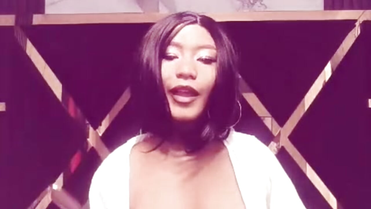 WhatsApp Video 2025-12-16 at 12,46,57 PM - فيديو من litte_ebonyx موديل الكام