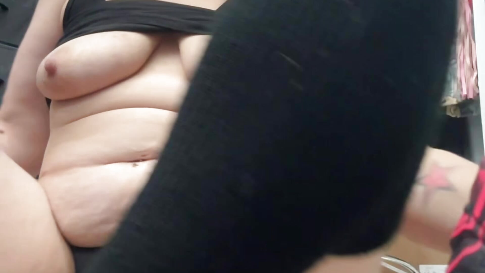Pussy play feet play