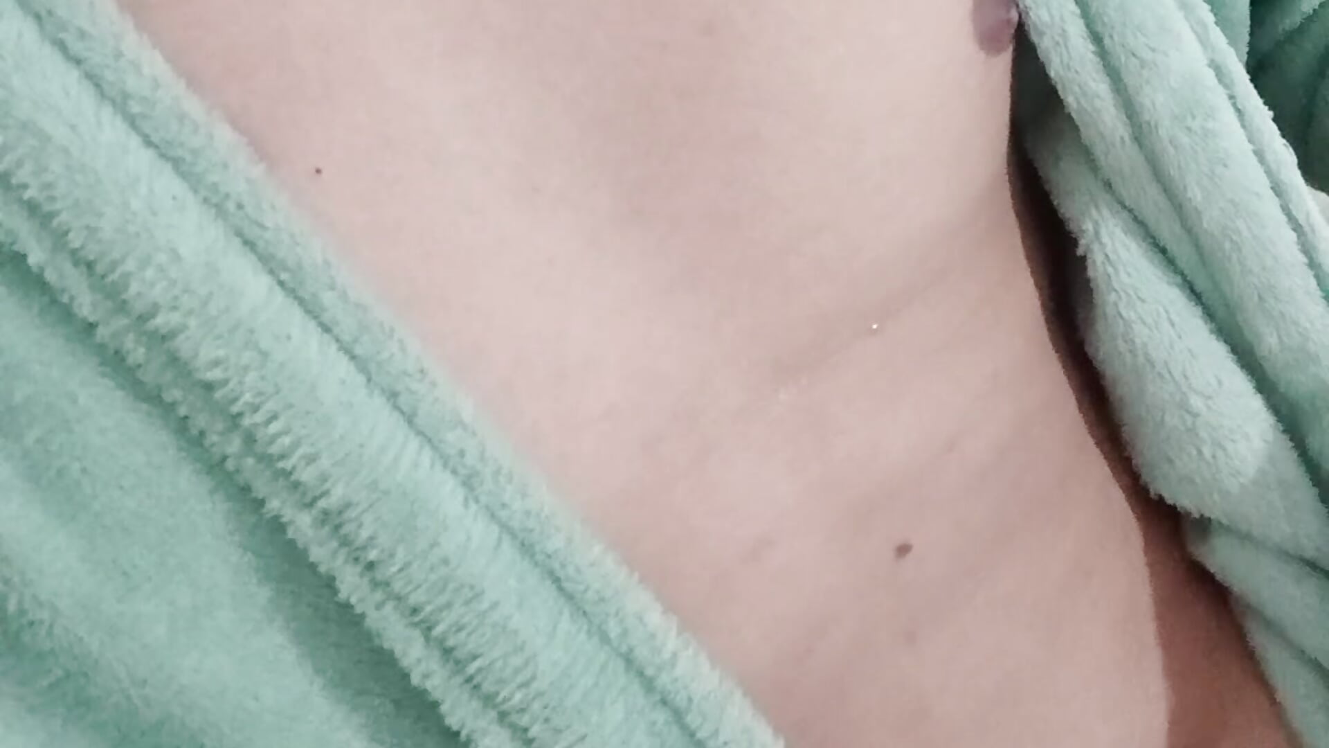 Quer tirar meu roupão? - video by HotJXS cam model