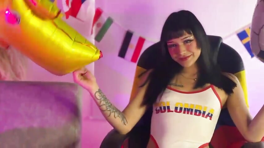 Let's go Colombia for the world cup. Cheer up, cheer up!! - video od modelky/modela Amelie_Wine