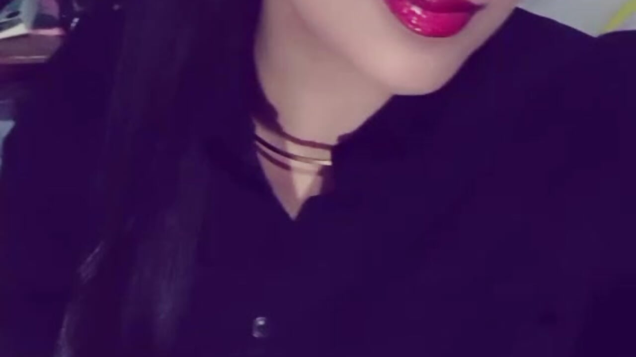 1000207675.mp4 - video by MarilynRoxy cam model