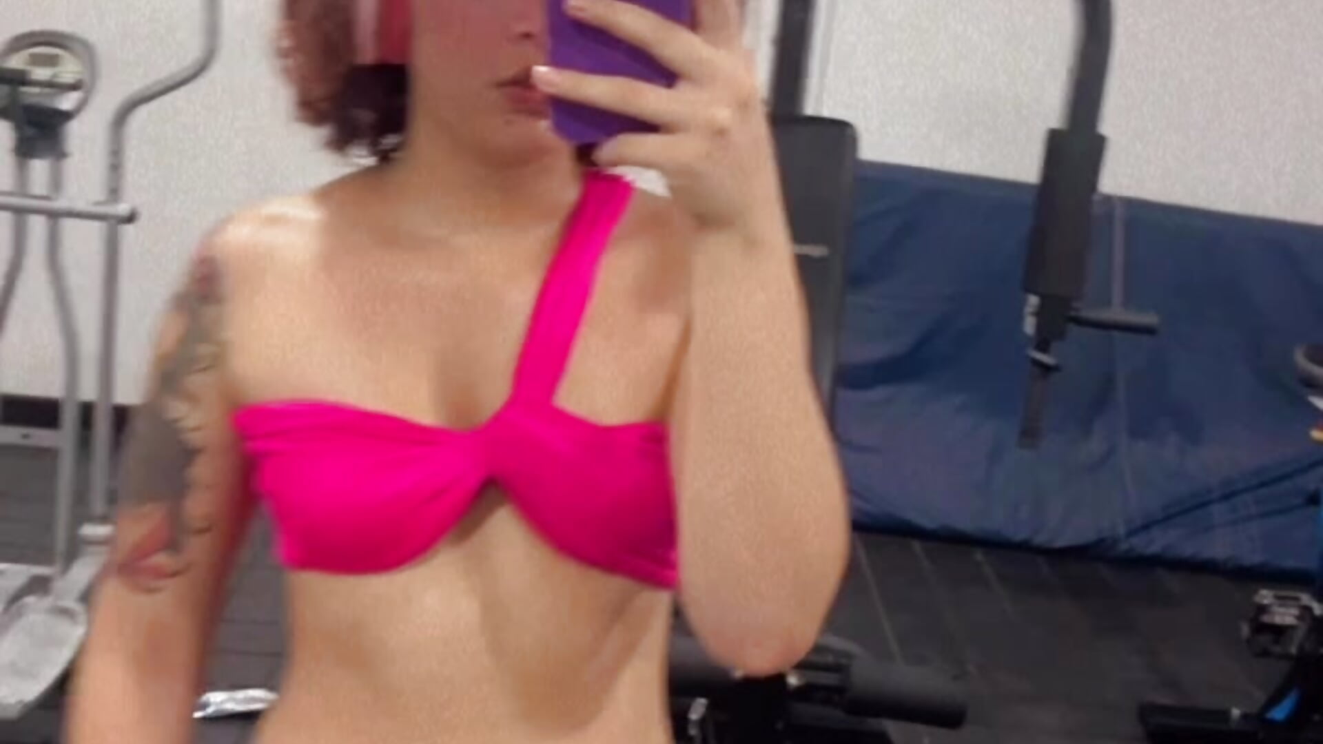 0aaa76b308c44575bfa189db999280dd - clip cu Cadycox_ model videochat