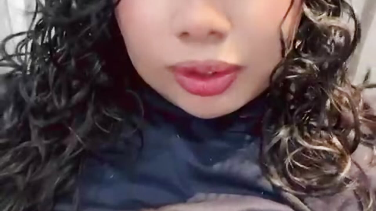 WhatsApp Video 2026-03-02 at 8,08,14 AM - video di VanessaFory modella di cam