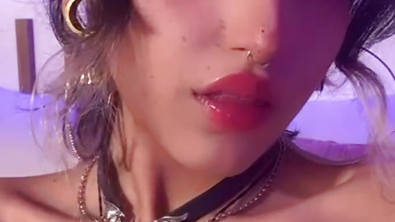 Looks that provoke✨ - video by Moonanggel cam model