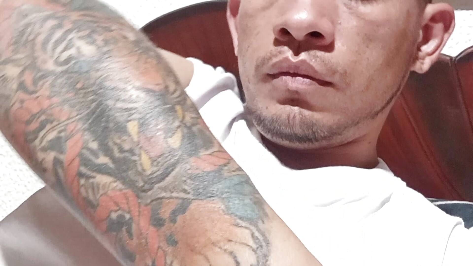 1000030379 - video by Gloryholeroom cam model