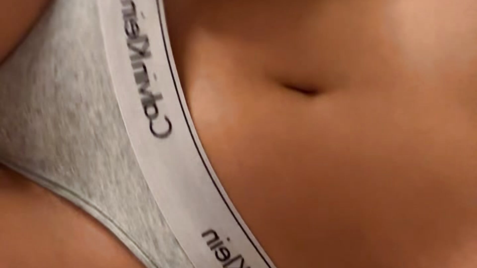 U Wanna Play ❓ - video by ChiaraSommer cam model