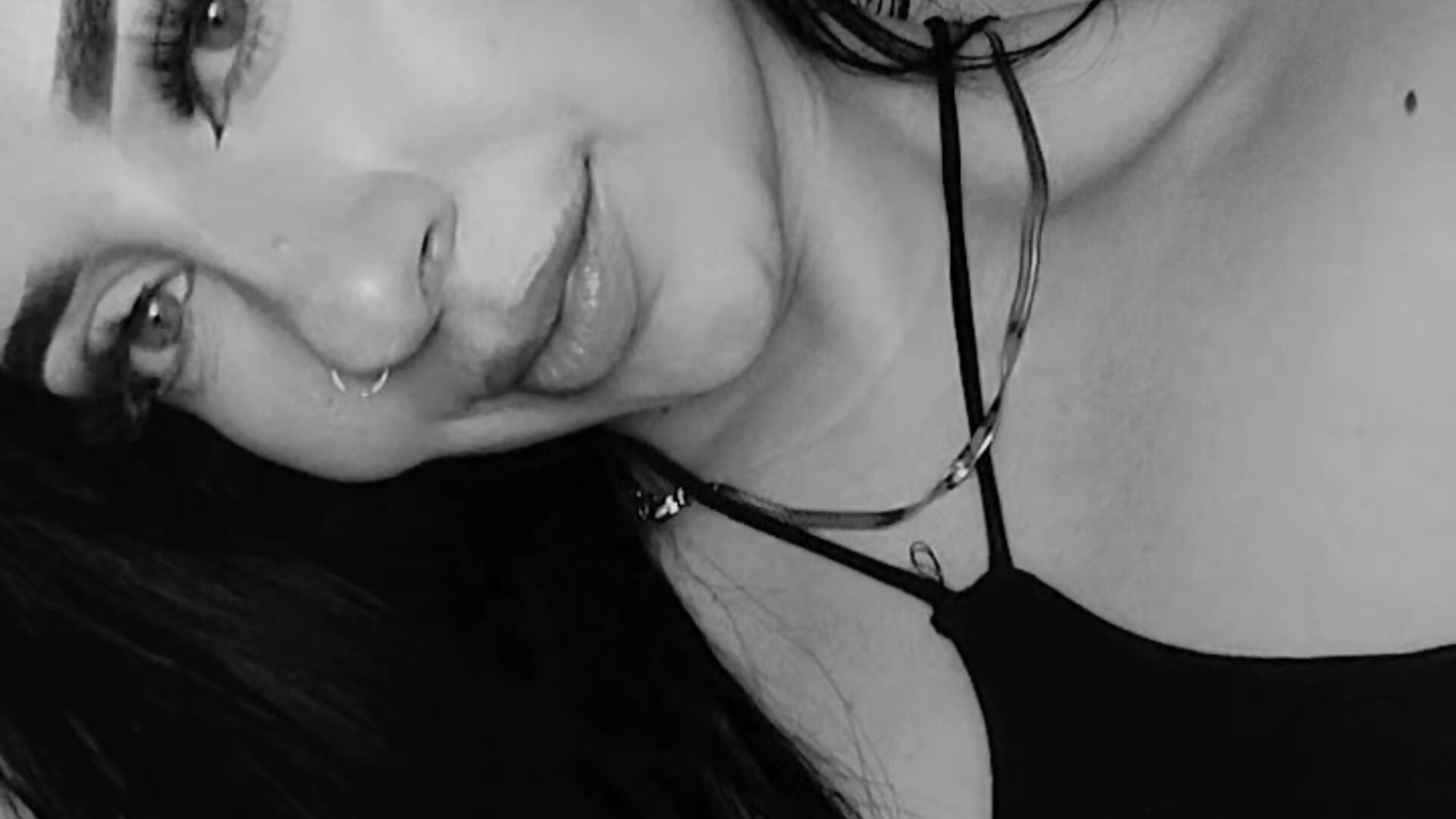 I'm Charlotte ❤️ - فيديو من Charlottee_evanss موديل الكام