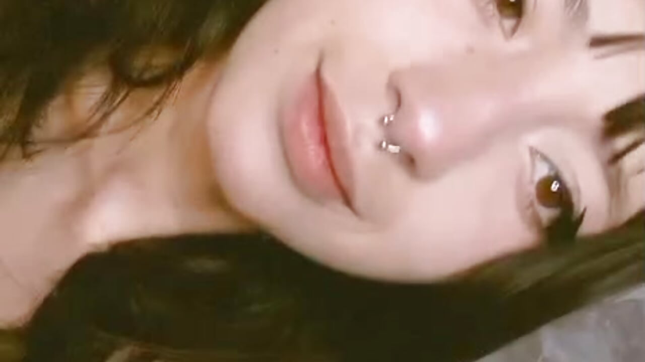 MEE🦋 - video by im_asumiX cam model