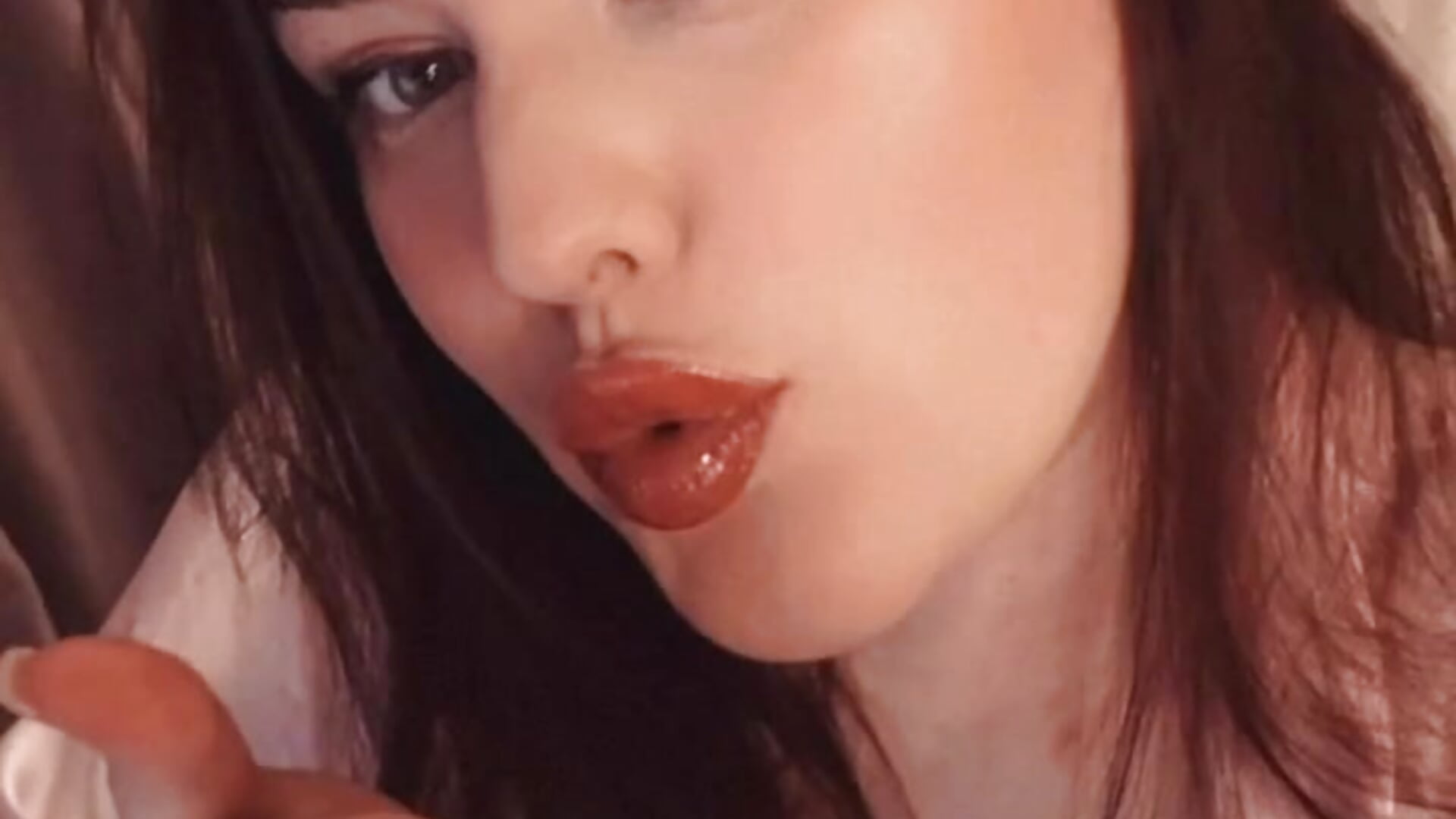 meee💗 – видео вебкам-модели LindaBermer