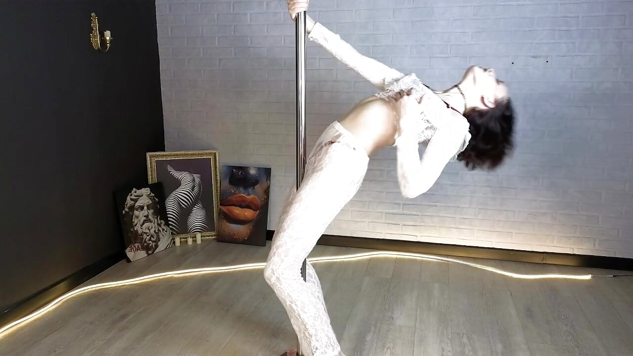 I would really like to go to a striptease ahah but look at this - 視頻由 KaseyKItty_ 主播提供