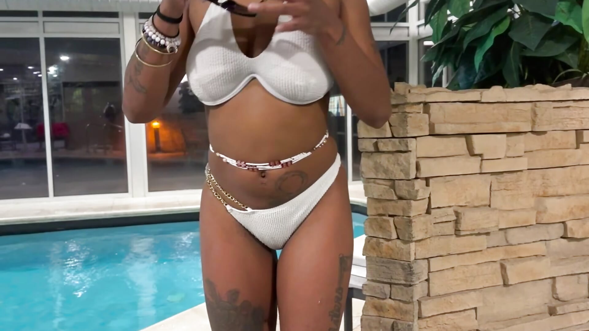 Versace Me 😘 - vídeo de la modelo de cam UniqueBaybee