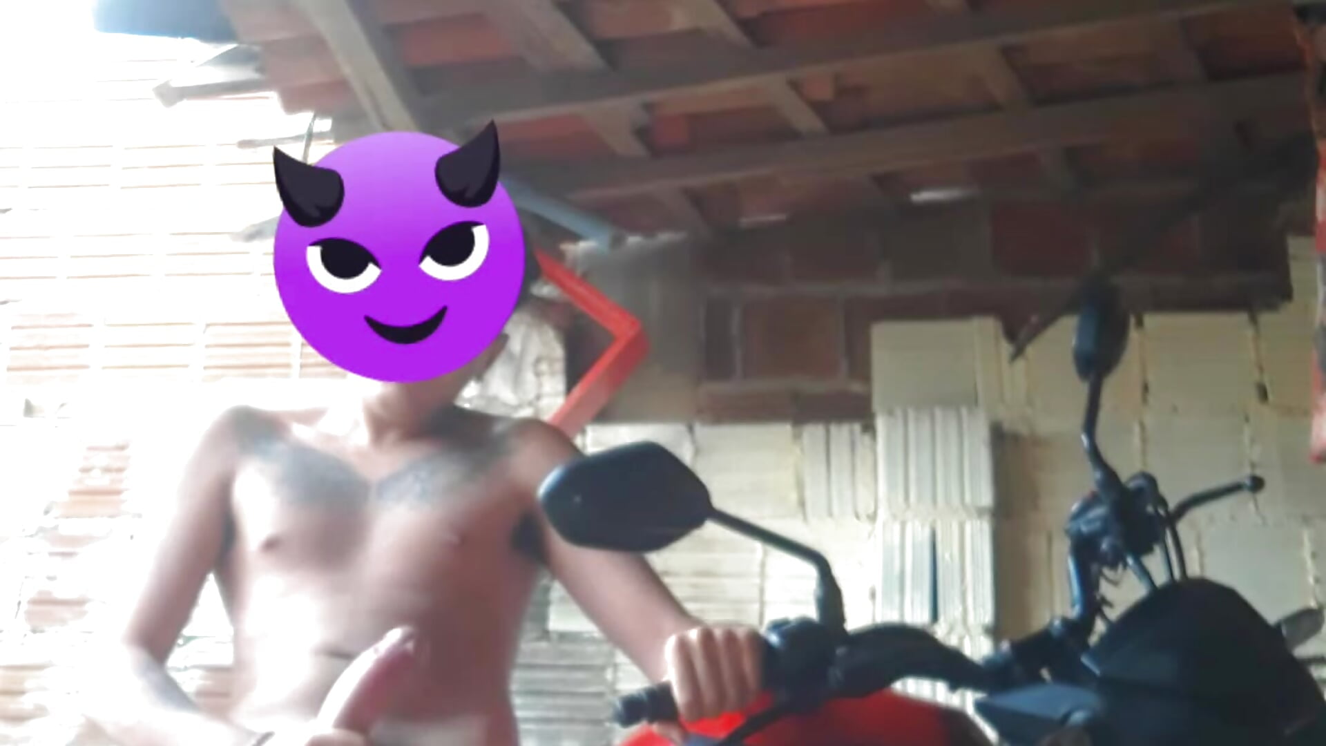Gozando gostoso em cima da CB - Vídeo de PeterSteele_, modelo de vídeos
