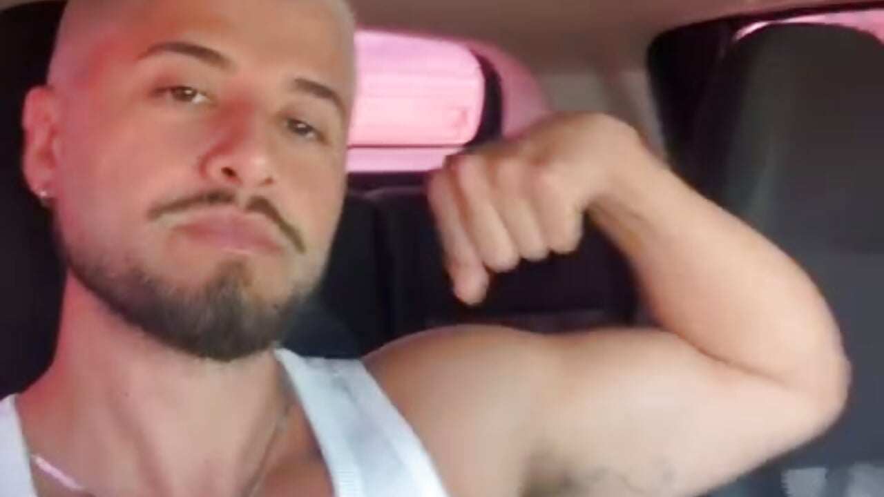 Summer skin - vidéo du modèle de showcams guzz_fit