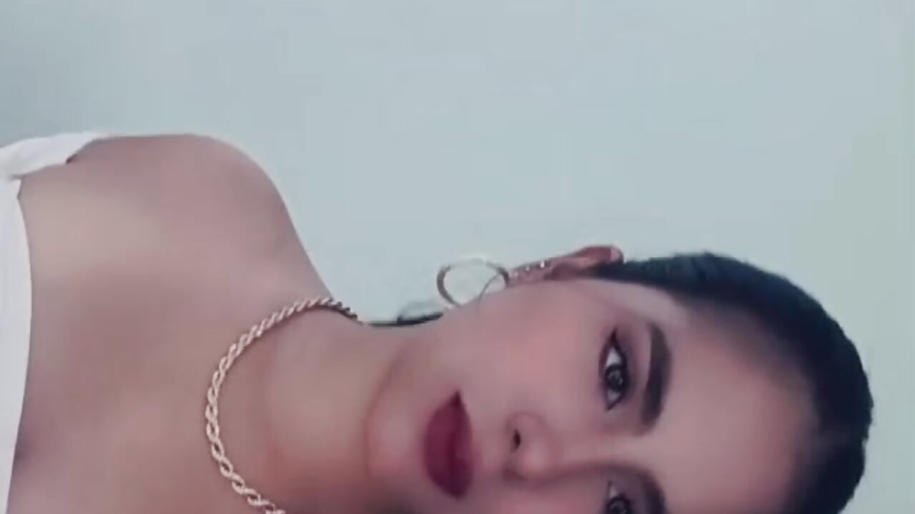 Can you give me a smile as a gift? - 視頻由 lilith_loove 主播提供