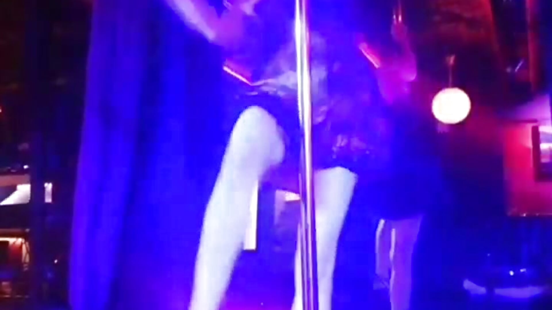 Pole – video modela na kameri doublebubblecum_