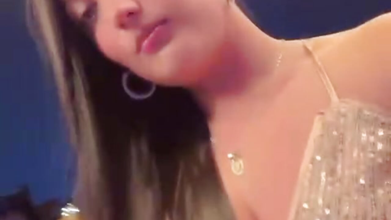 For you papi – video od webkamerové modelky Isabella-col