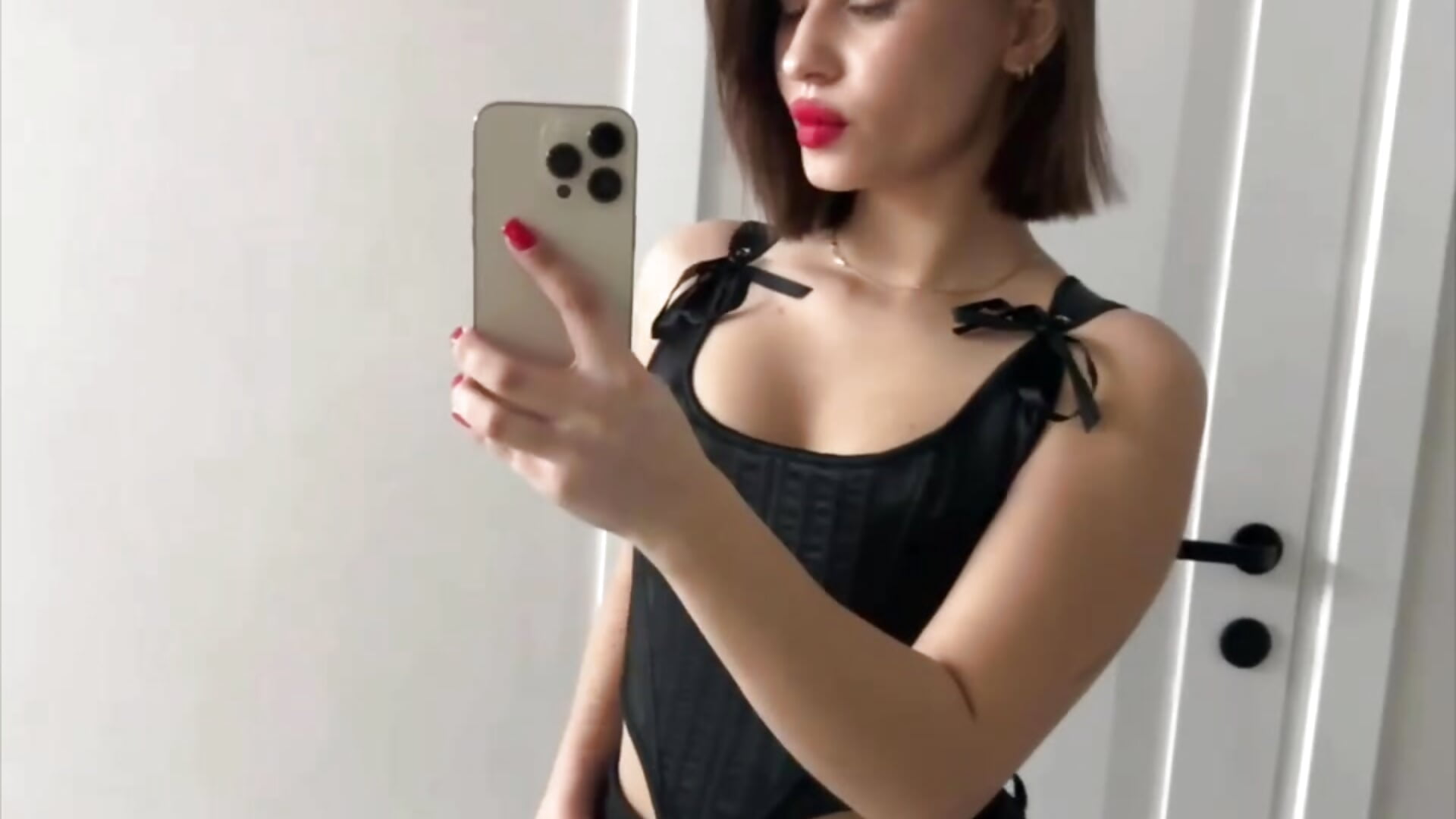 meow ^^ - فيديو من annie_kits موديل الكام