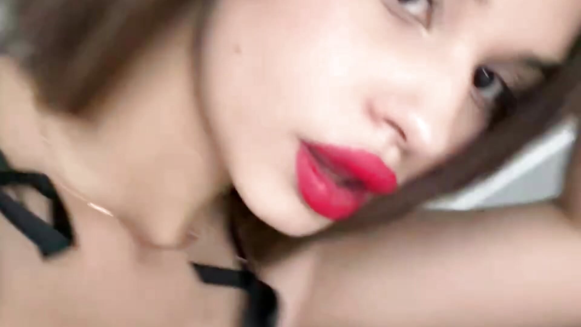 sexy red ❤️💋 - فيديو من annie_kits موديل الكام