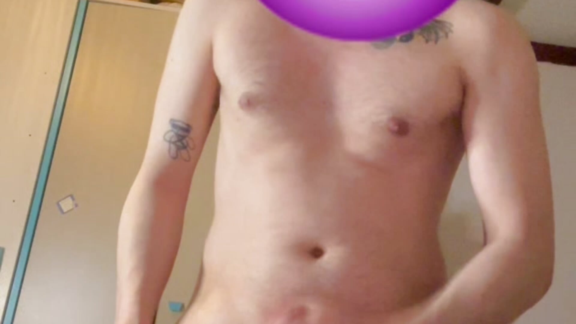 Squirting on a toy - video by SXkinkyturk cam model