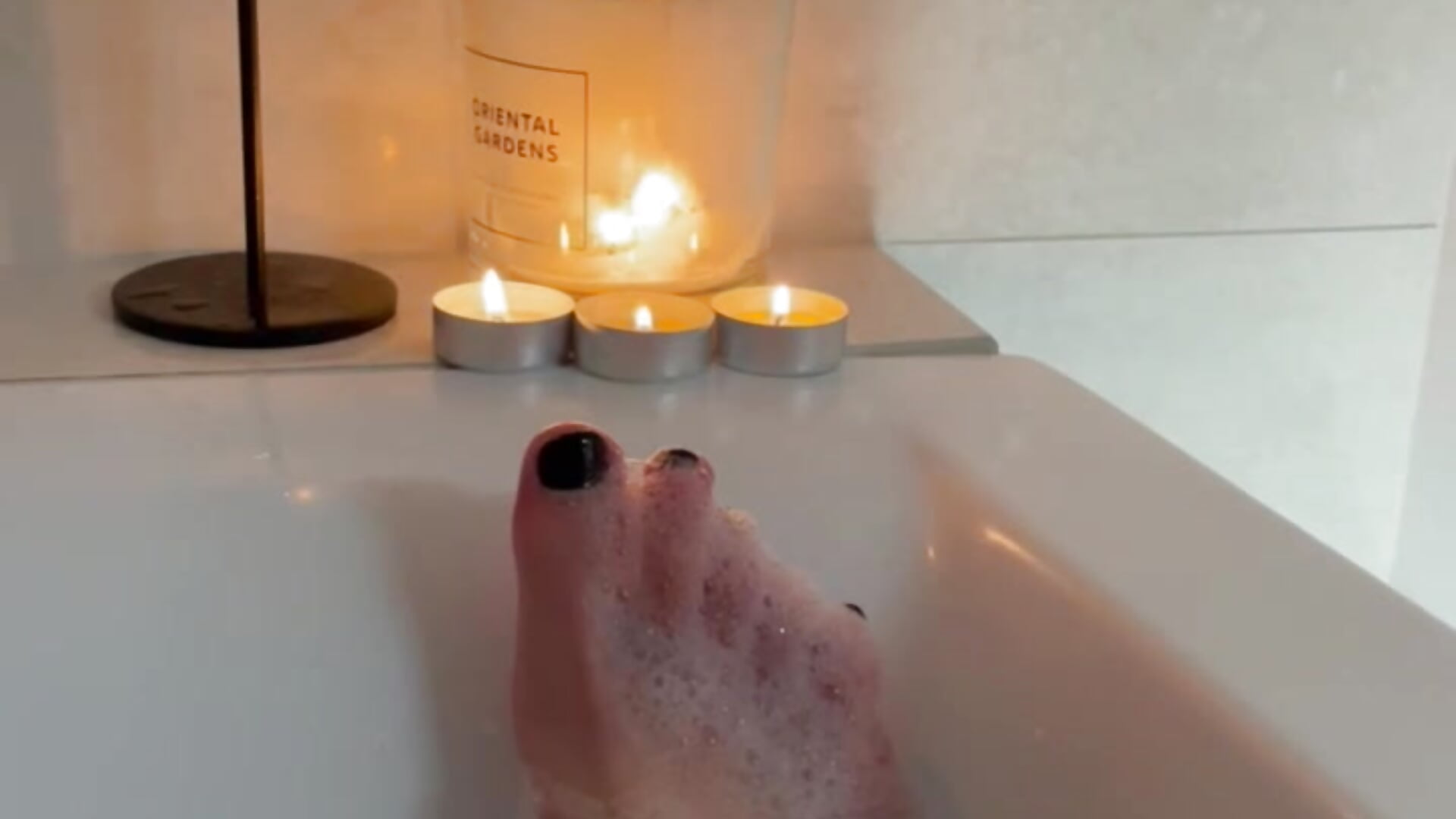 Wet  feet - video by YourNaughtyMiss cam model