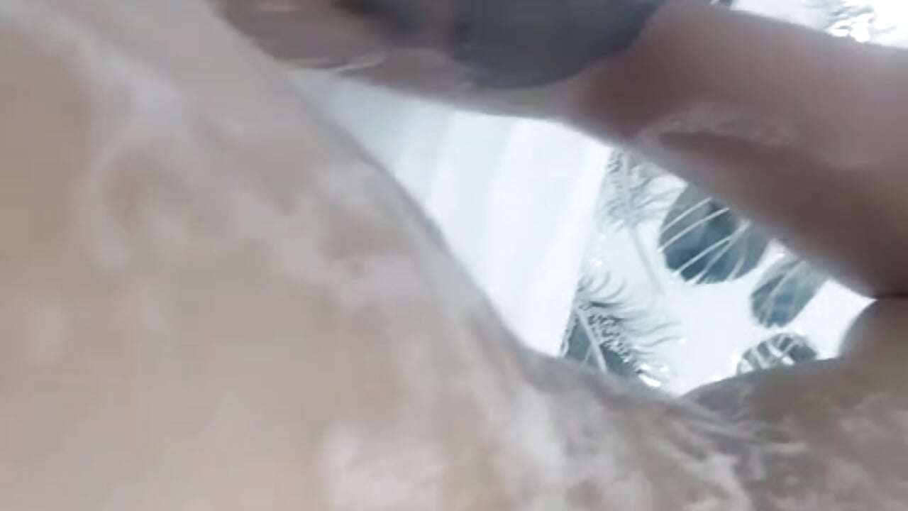 foam all over my body - 視頻由 ScarlettRedsins 主播提供