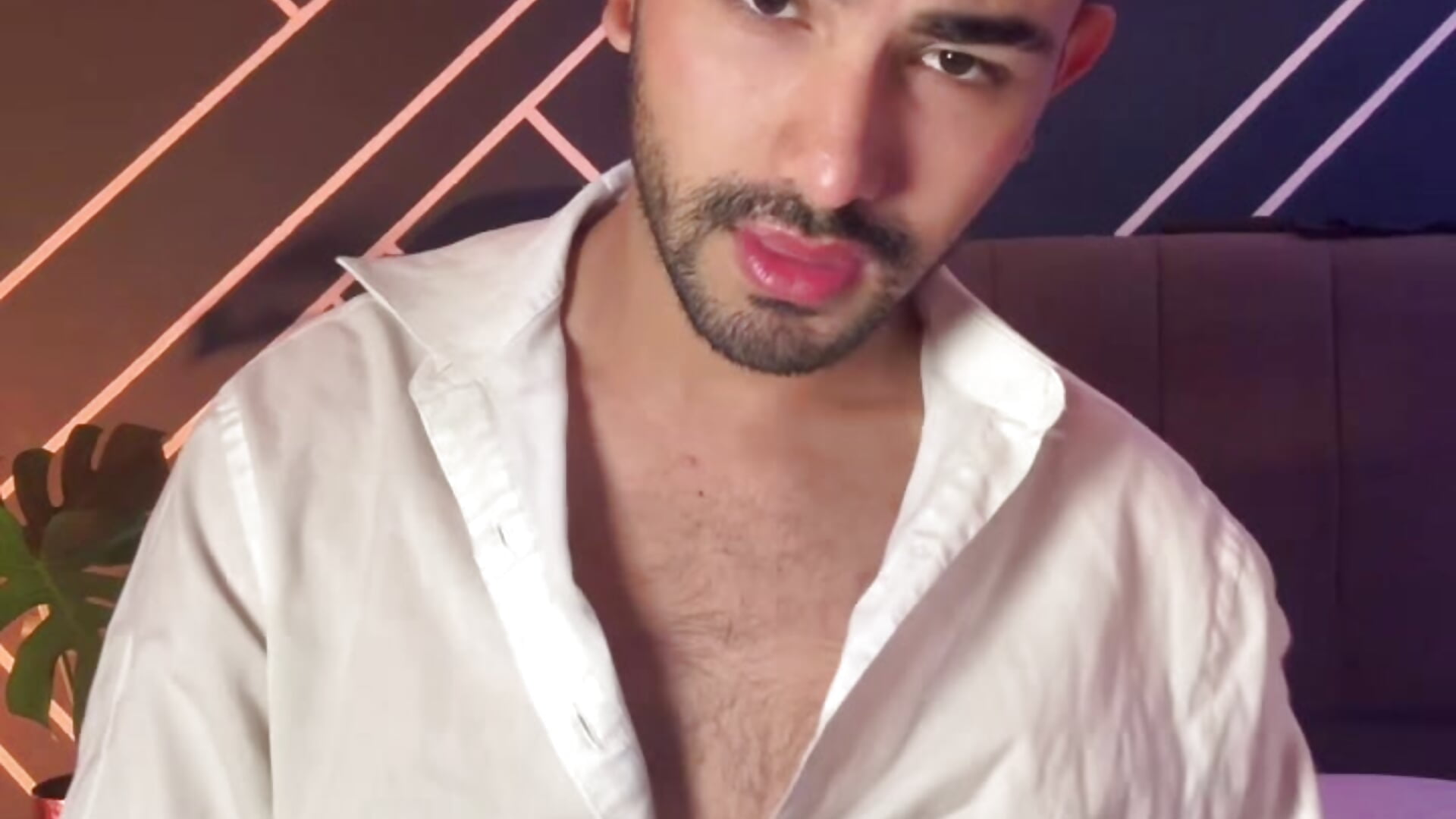 Vídeo  1097 de modelo de vídeos juancho_hairy – em alta