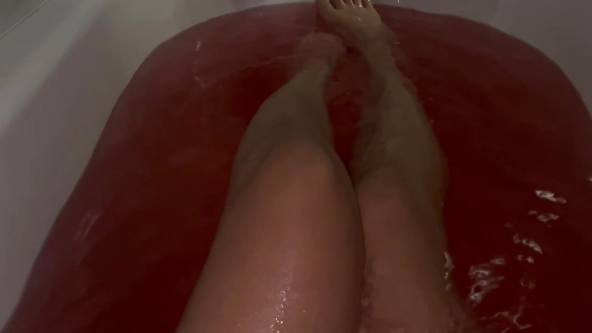 Melissa's legs in the bathroom🛁🔥