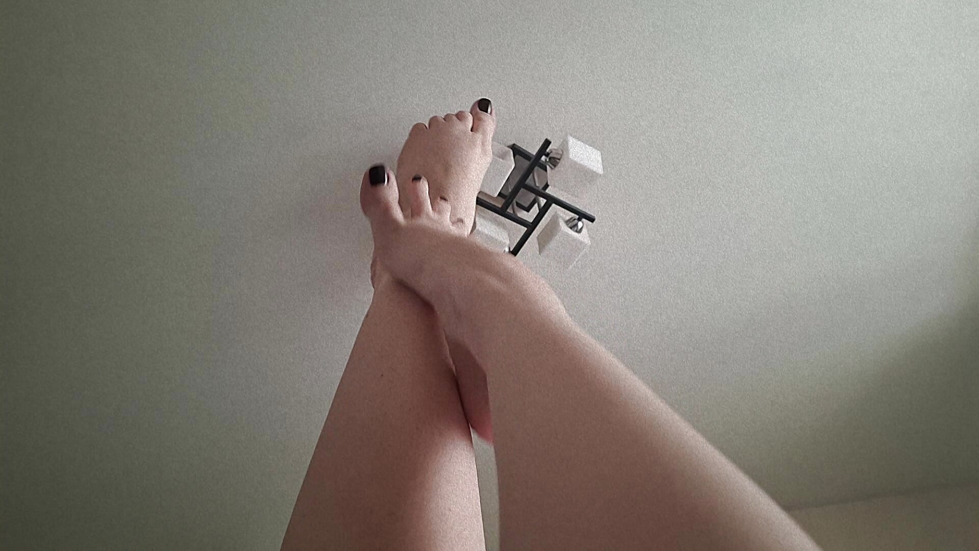 Alicia's legs👠