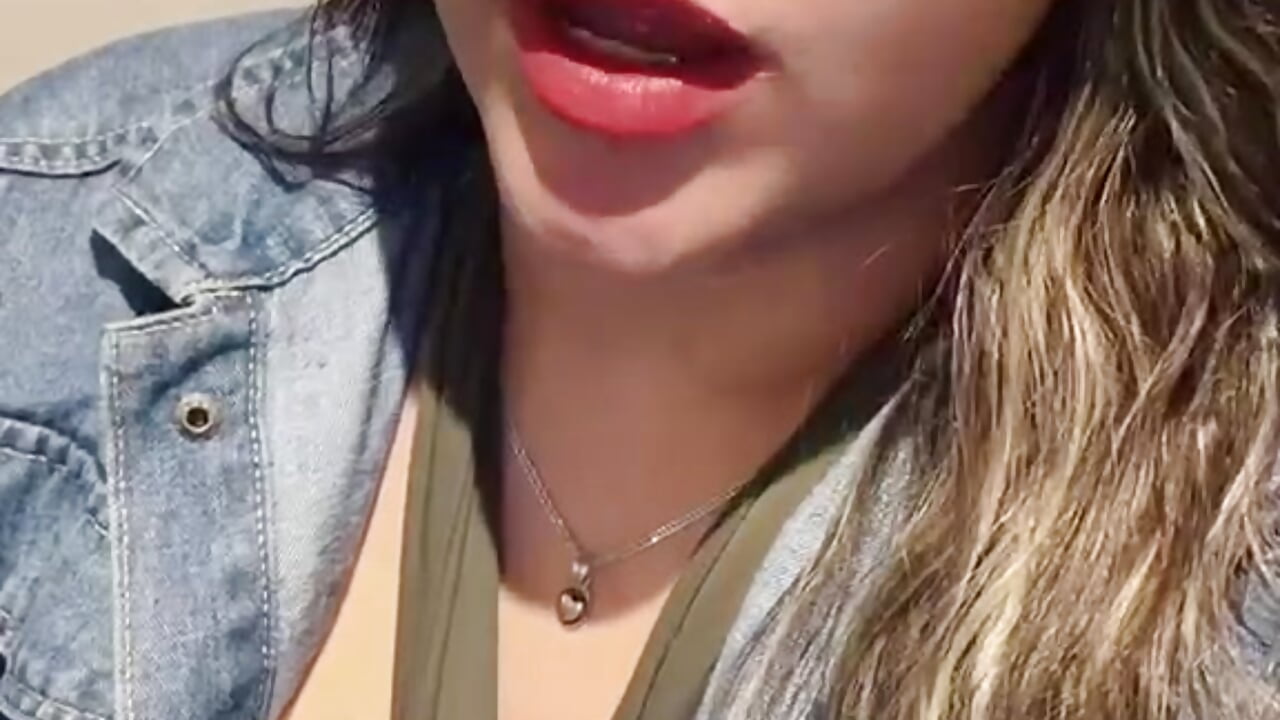 Kisses😘😘 - video by Ivy_enjoy