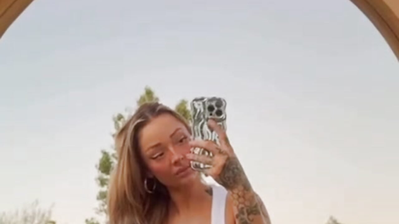Outdoor fun? 👀 - video by itsduchess cam model
