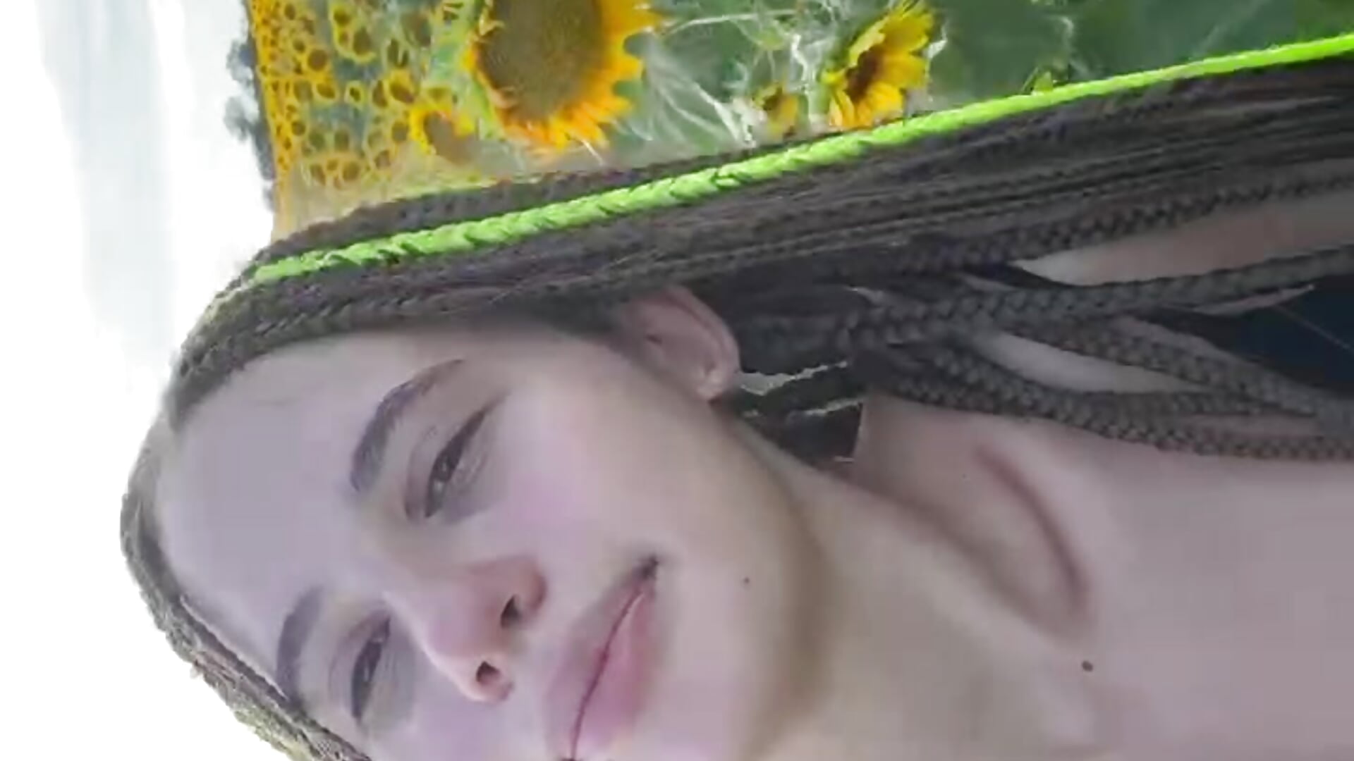 Sunflower - video by S_x_Zombie cam model