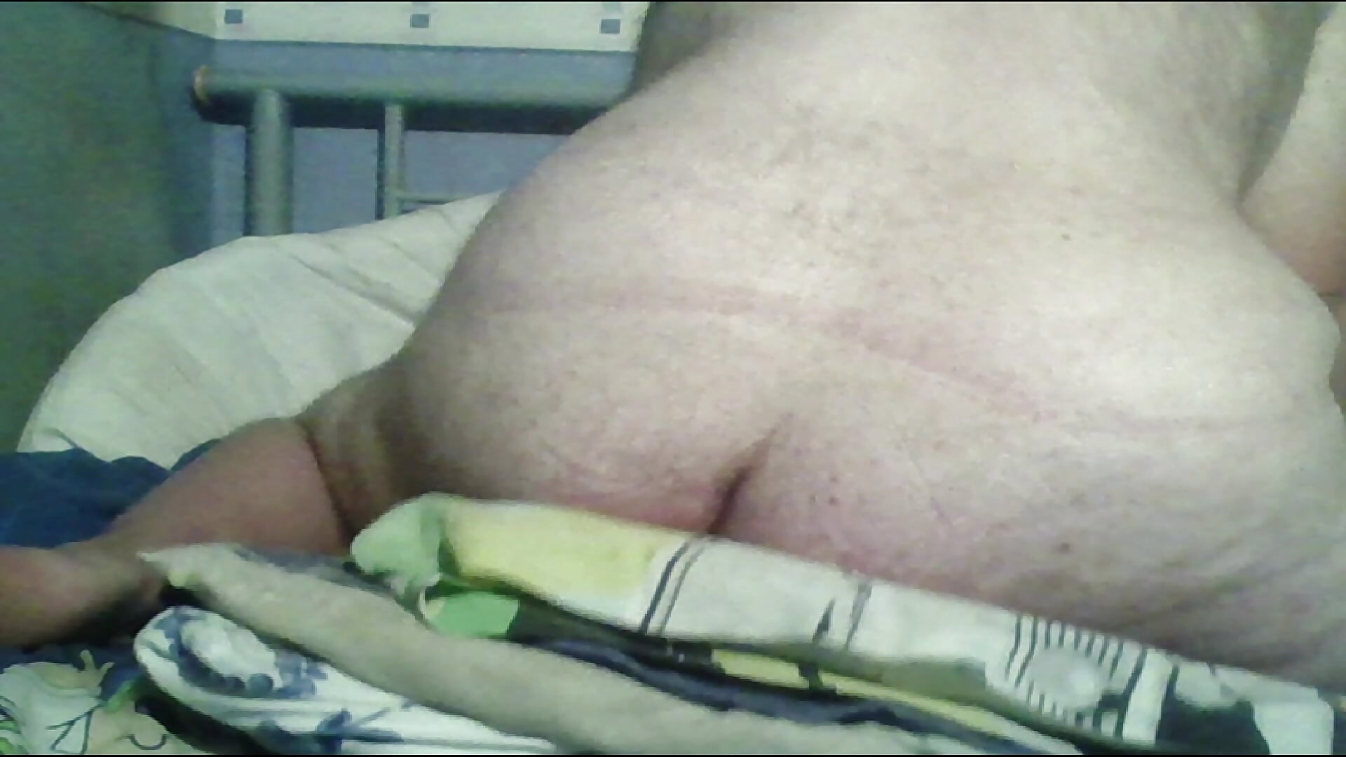 me humping my pillow - video by OceanicMajority cam model