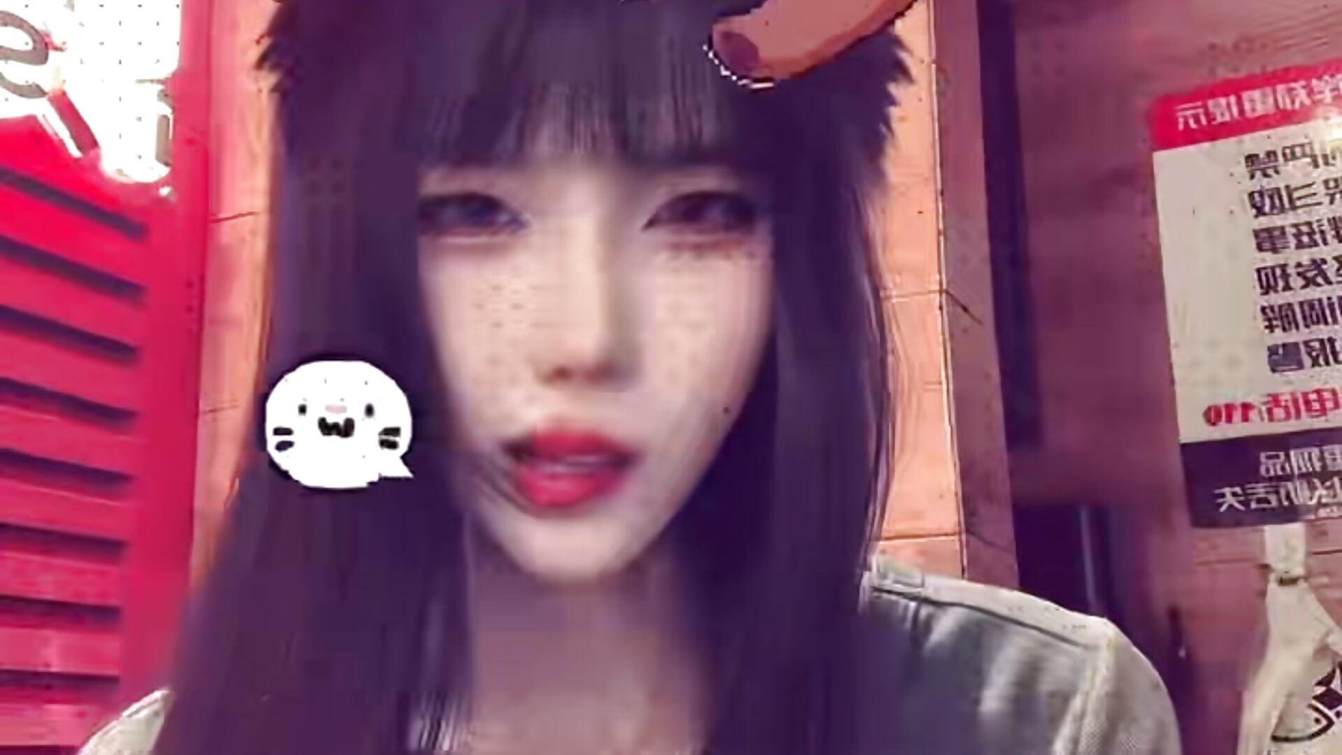 小拳拳锤你 – video od webkamerové modelky zhnmjx2025