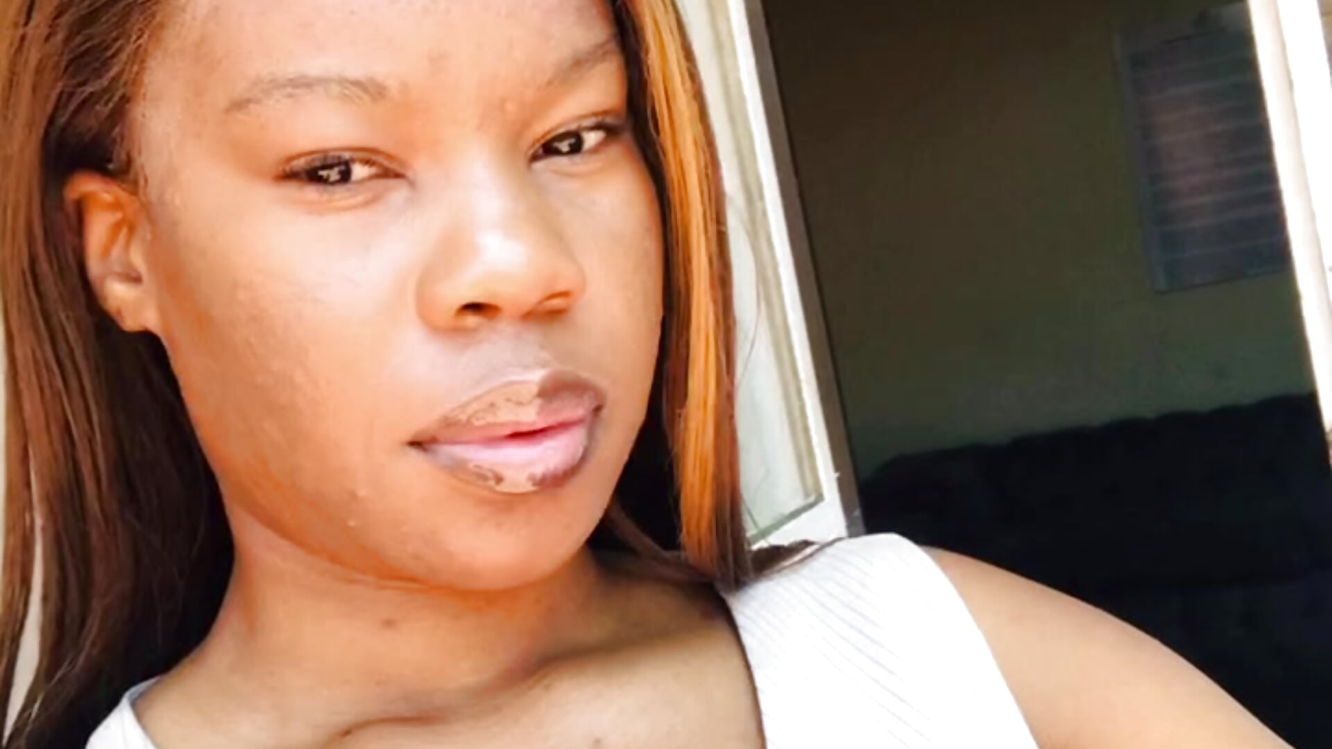 trim.D573CEE1-73DD-4539-B7E4-E7BD165F729C.MOV - відео від вебкаммоделі LeehXX_1