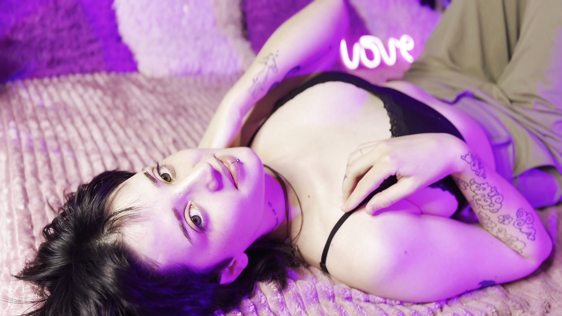 Let's get acquainted 💋 - video by SarahShelby cam model