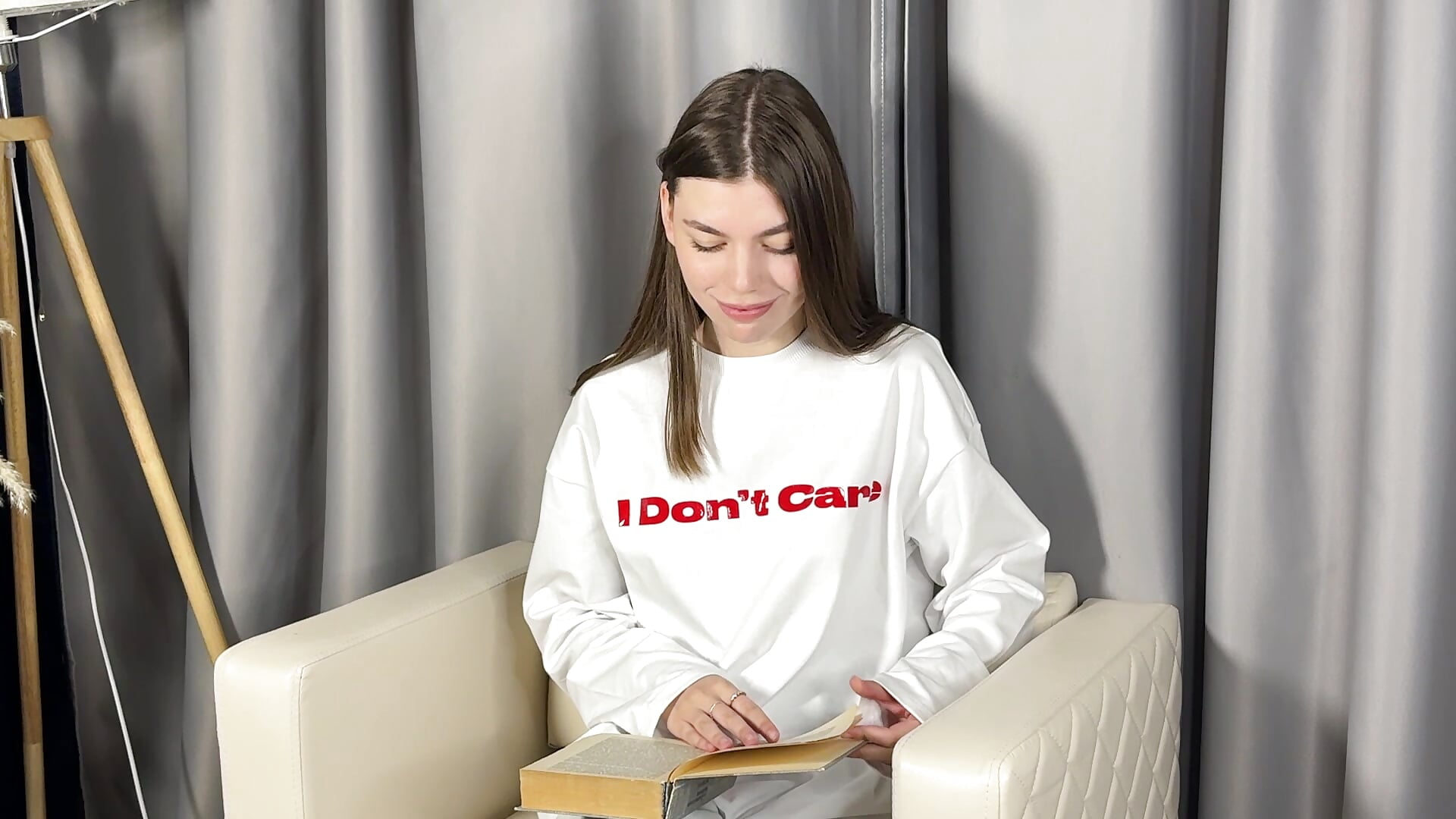 Autumn's Scent - video của người mẫu cam NeidaGowing