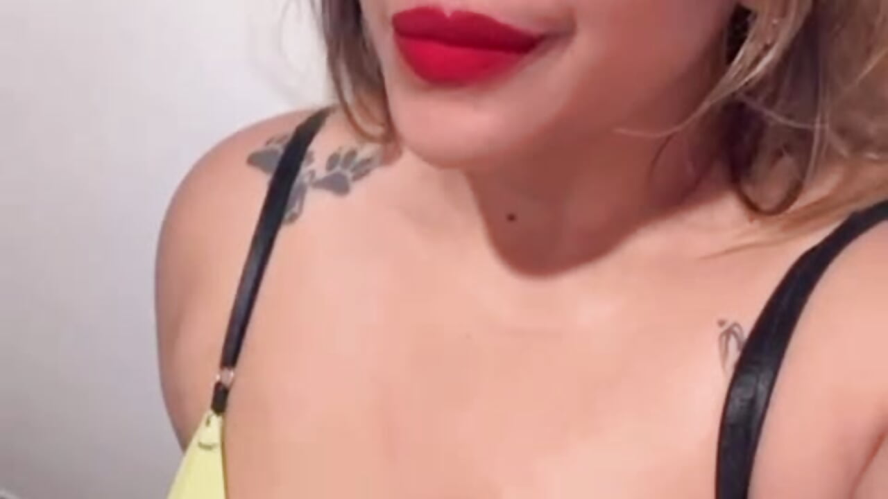 sexy before go to  at bed!! - video od modelky/modela AmbarBrownn_