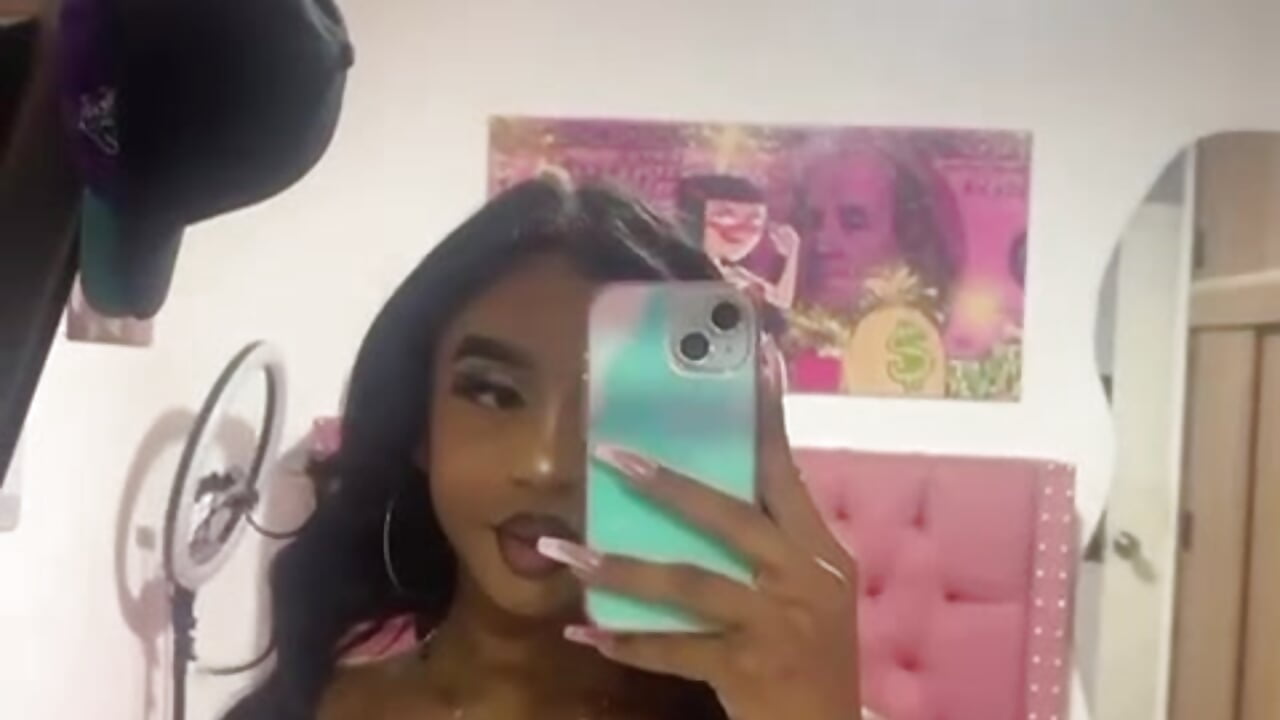 something very casual - video by _PaulinaDoll_ cam model