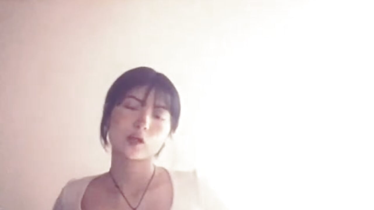 Cute girl🩷－カメラキャストのLEAH_TAYの動画