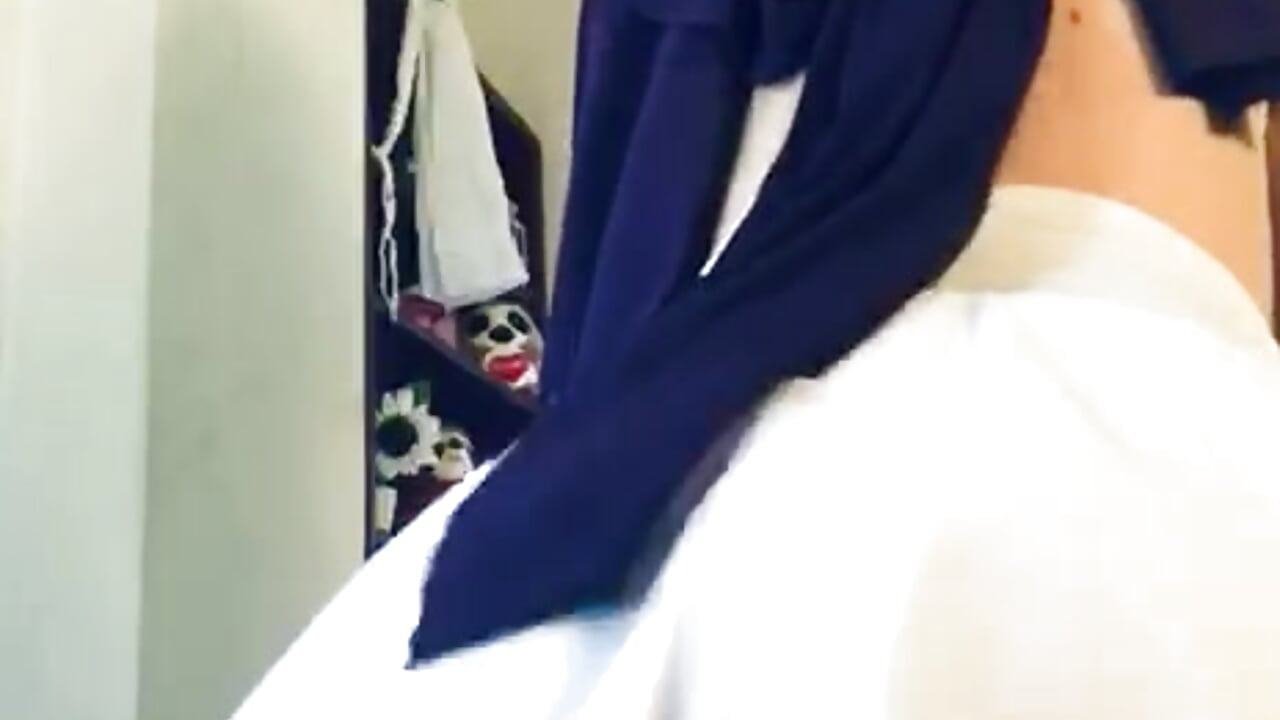 small and rich virgin ass 💜 - video by Gina_arabic cam model