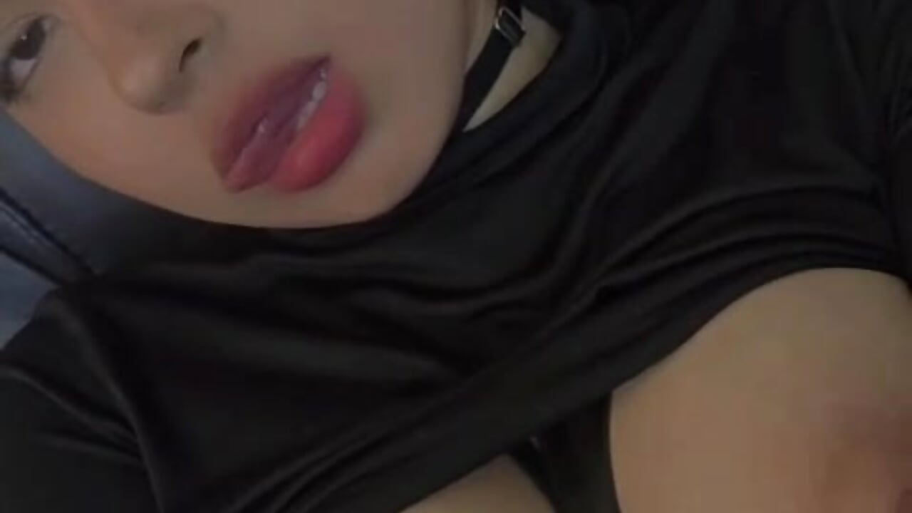 do you like what you see? - vidéo du modèle de showcams Emilyy05_