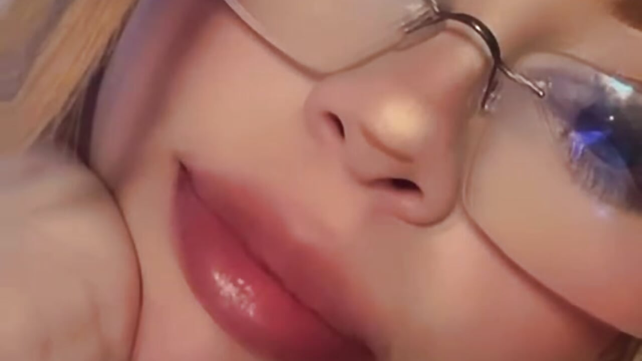 Do you like my smile? Is for you - video by Angel_zafiros cam model