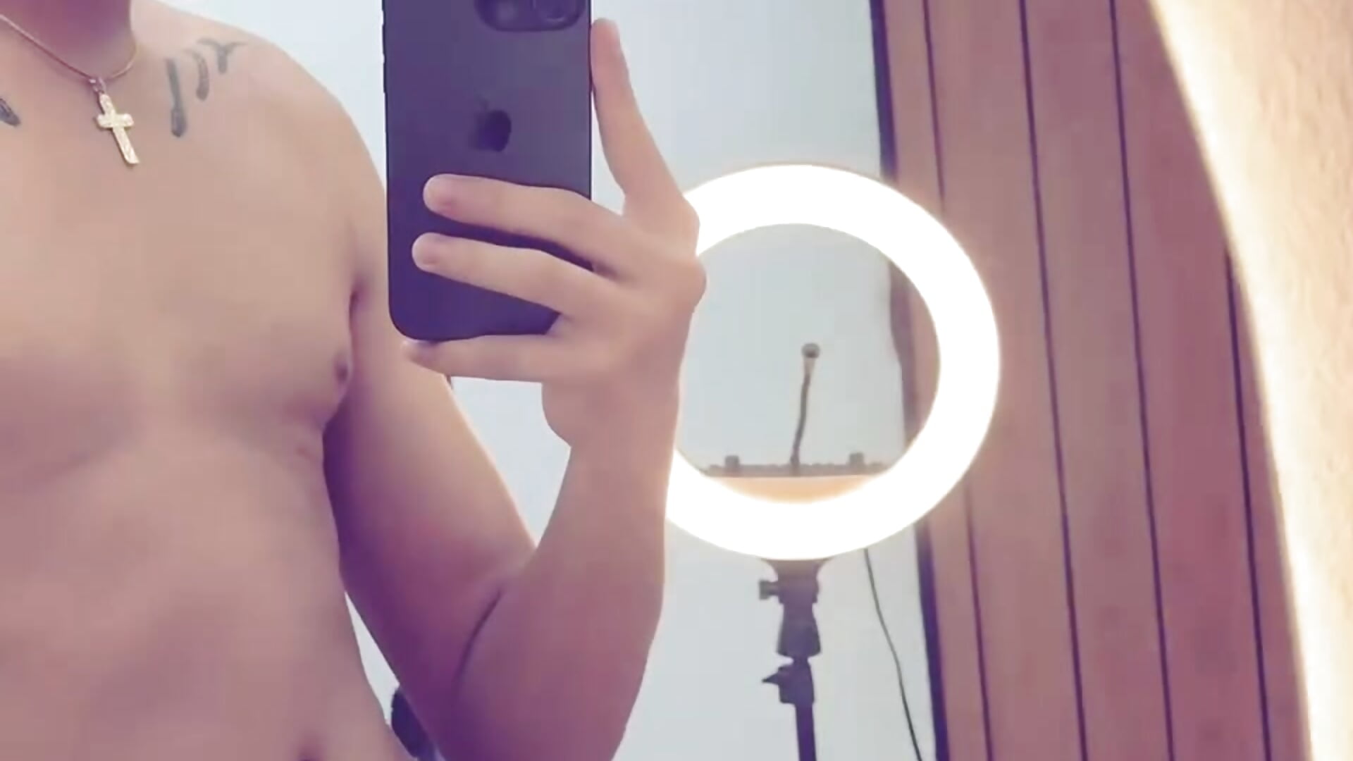 siendo lindo – video modela na kameri neithan_sleitherx