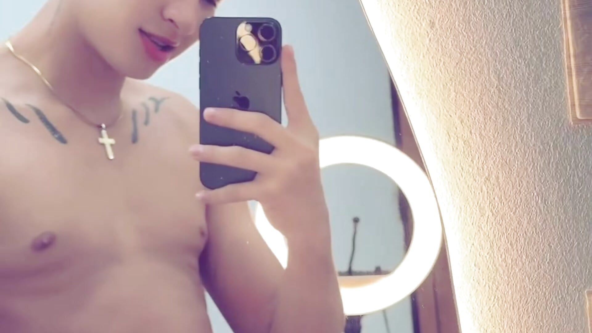 :)) – video modela na kameri neithan_sleitherx